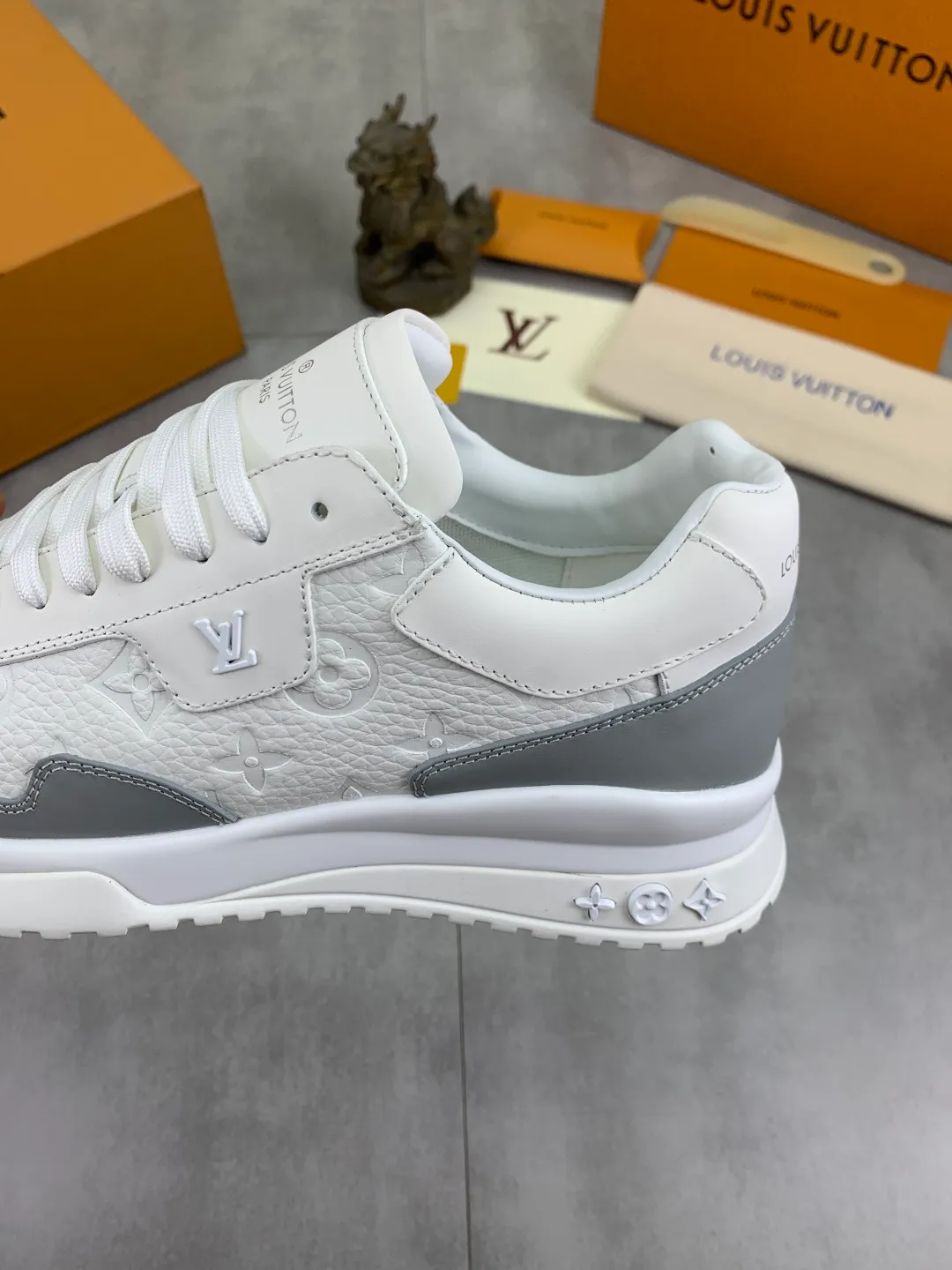 Men's men's shoes P680 new style 💶[LOUIS VUITTON] (original order) new style 🍀LV Louis Vuitton * - top version of LV classic trendy shoes! Use imported original cowhide and water-dyed cowhide lining. The latest original wear-resistant TPU combination outsole! High quality products! Multiple colors available, code number: 38-44 (45 46 customized)